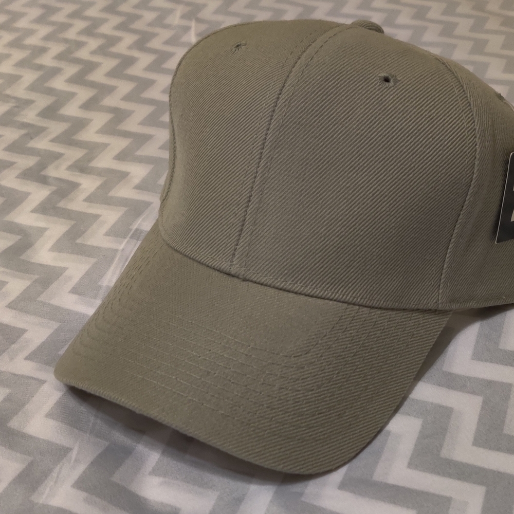 Solid color fitted cap